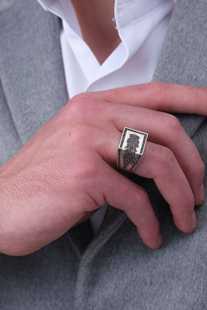 Internal Design Ring | Exclusive